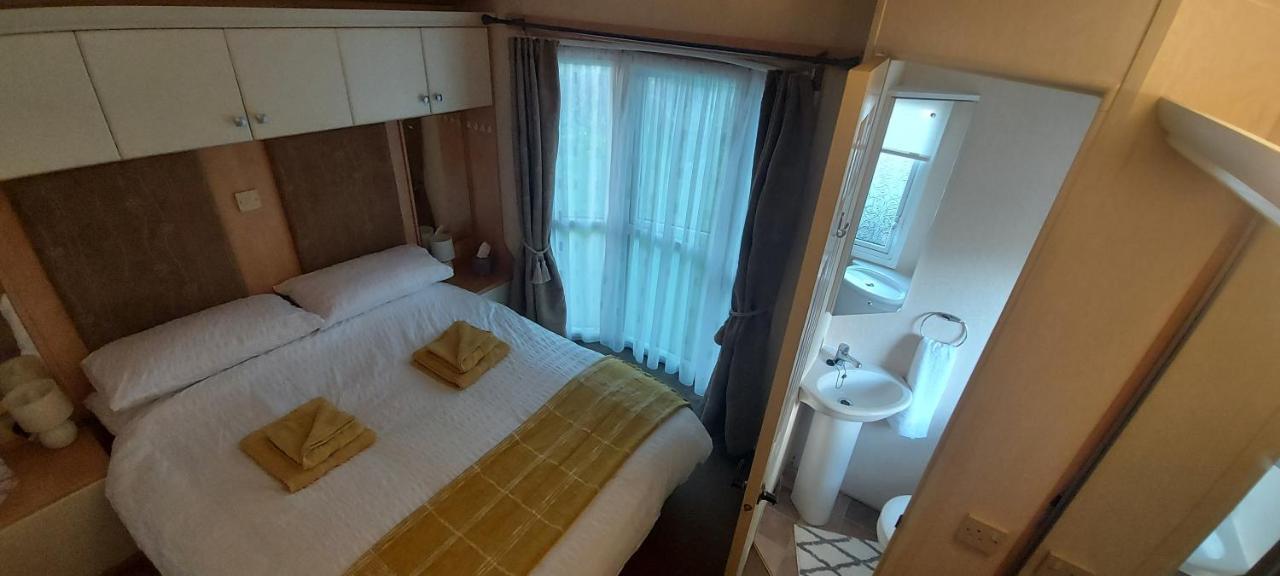 A Fashionable Caravan In A Peaceful Seaside Town Sandown Exterior photo